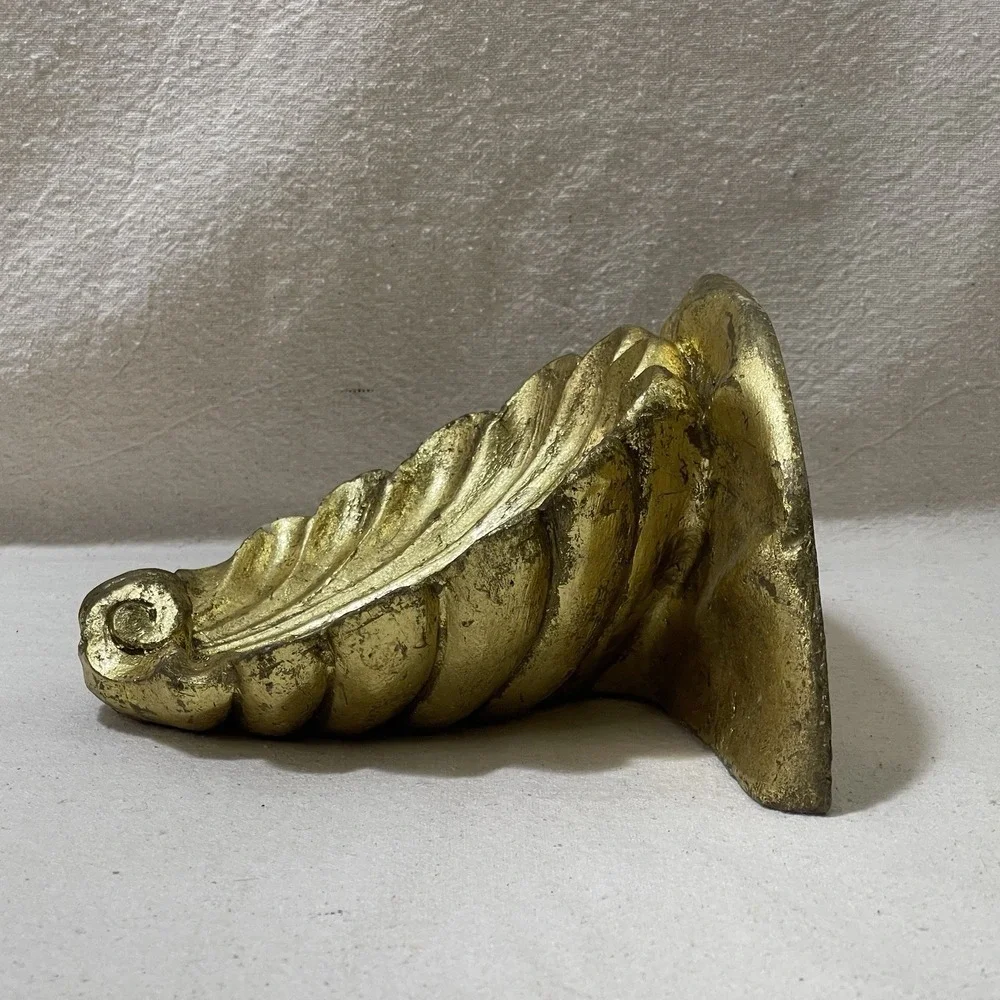 Vintage Distressed Gilded Gold Ornate Distressed Shell‎ Wall Shelf Sconce Decor